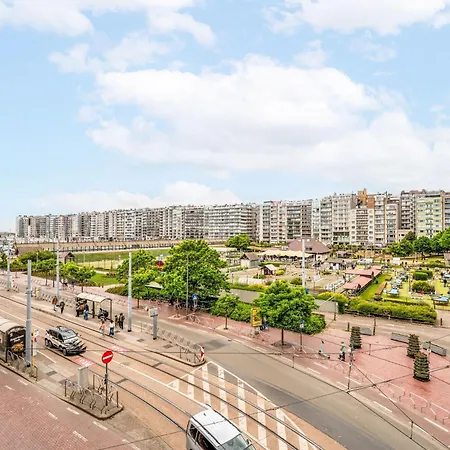 Bonito With Balcony & Harbour View By Interhome Lägenhet Blankenberge