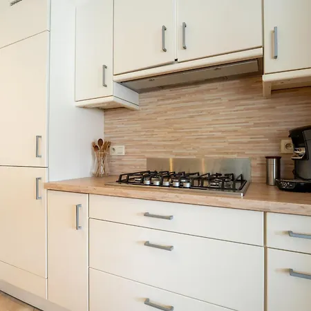 Bonito With Balcony & Harbour View By Interhome *