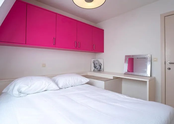 Bonito With Balcony & Harbour View By Interhome