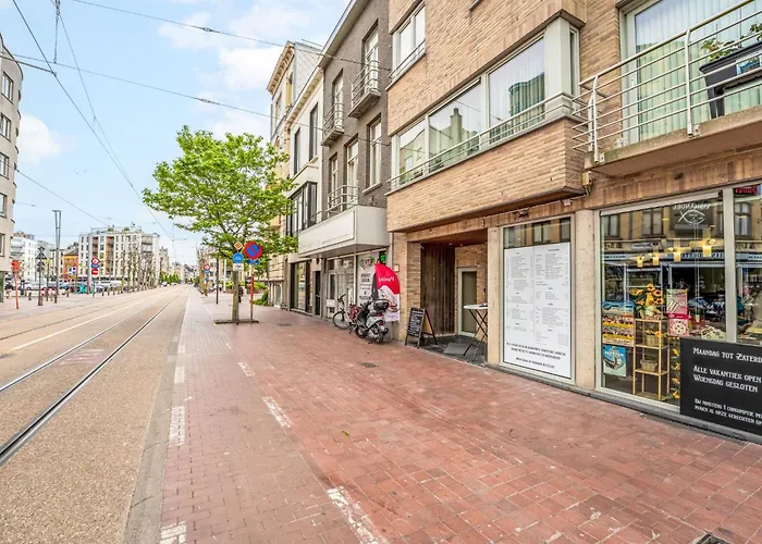 Bonito With Balcony & Harbour View By Interhome *